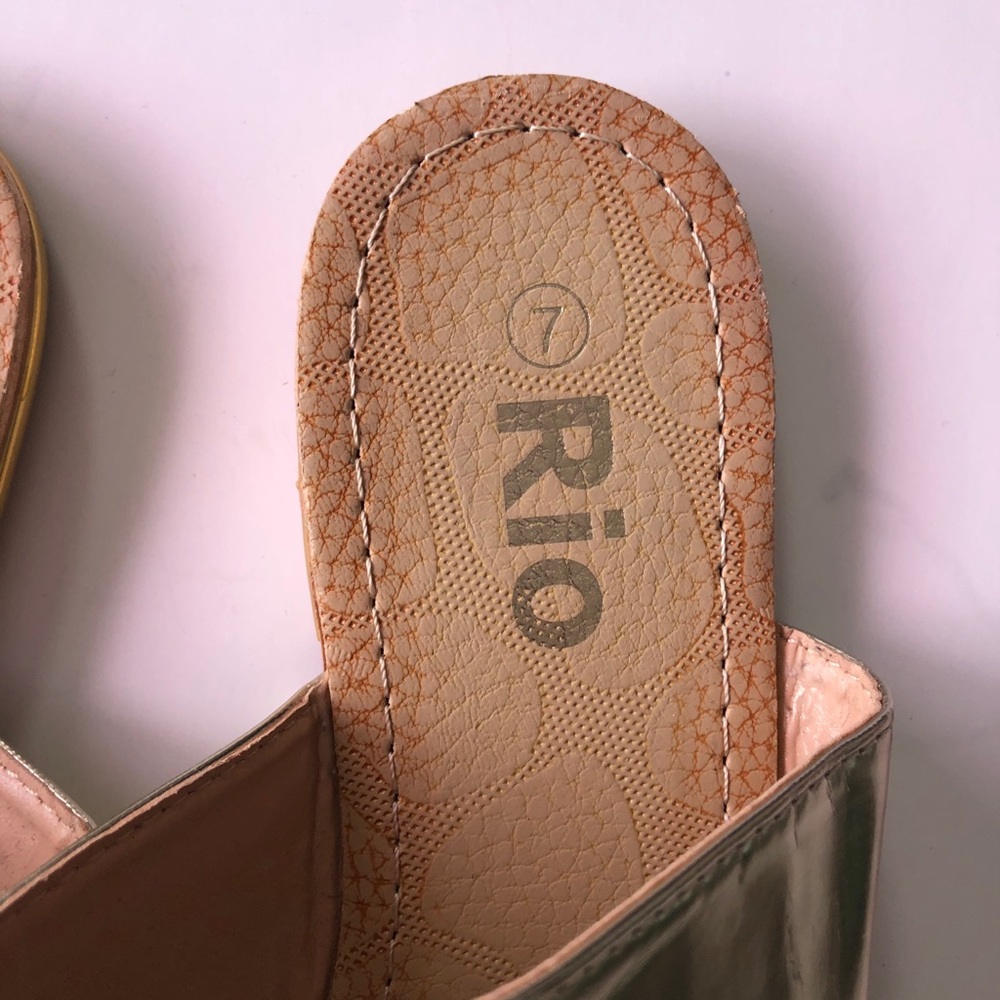 NWOT Rio Sandals - Picture 3 of 4